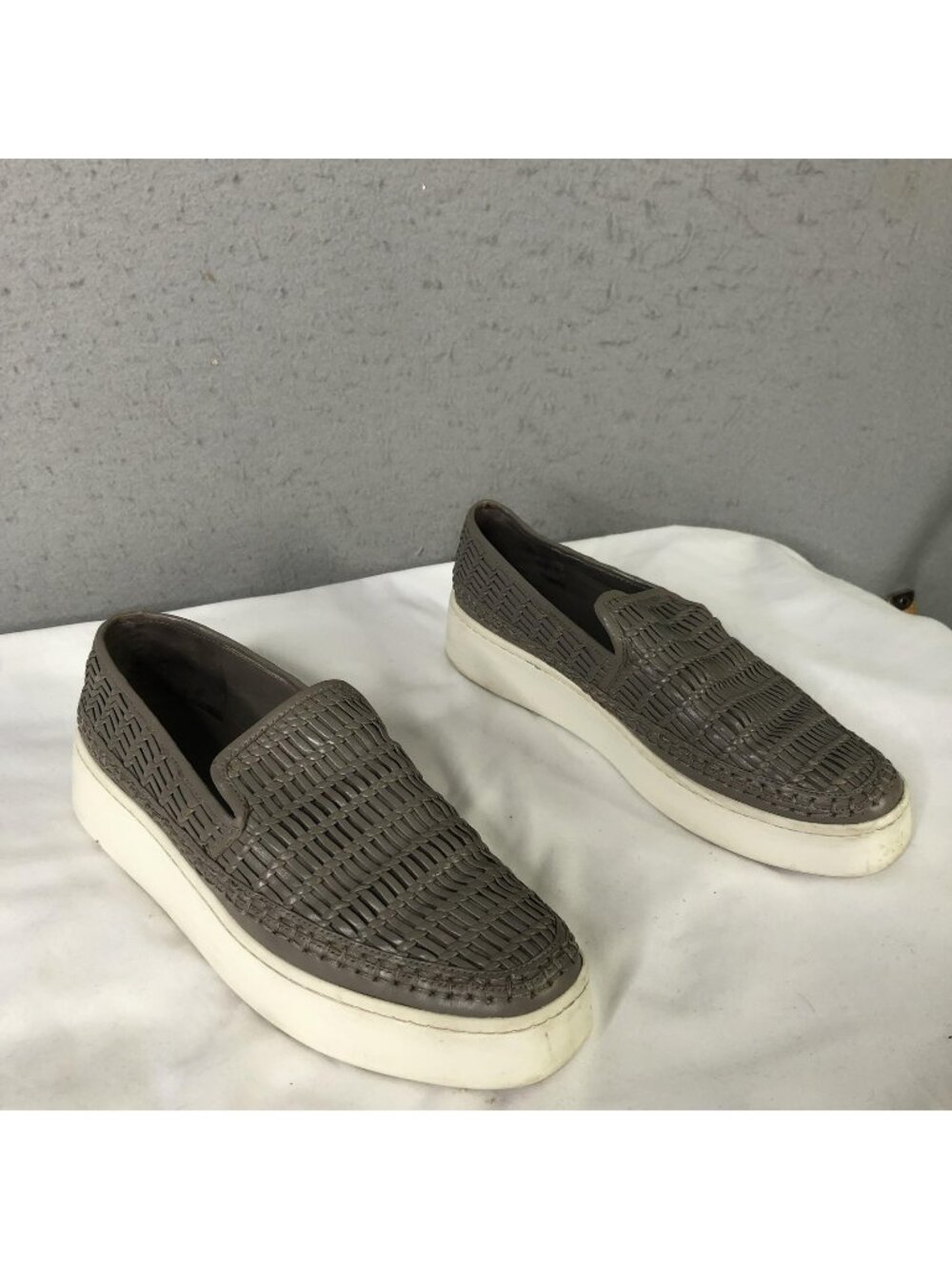 Vince Shoes Womens Size 8 Gray Woven Leather Slip On Platform Comfort Sneakers